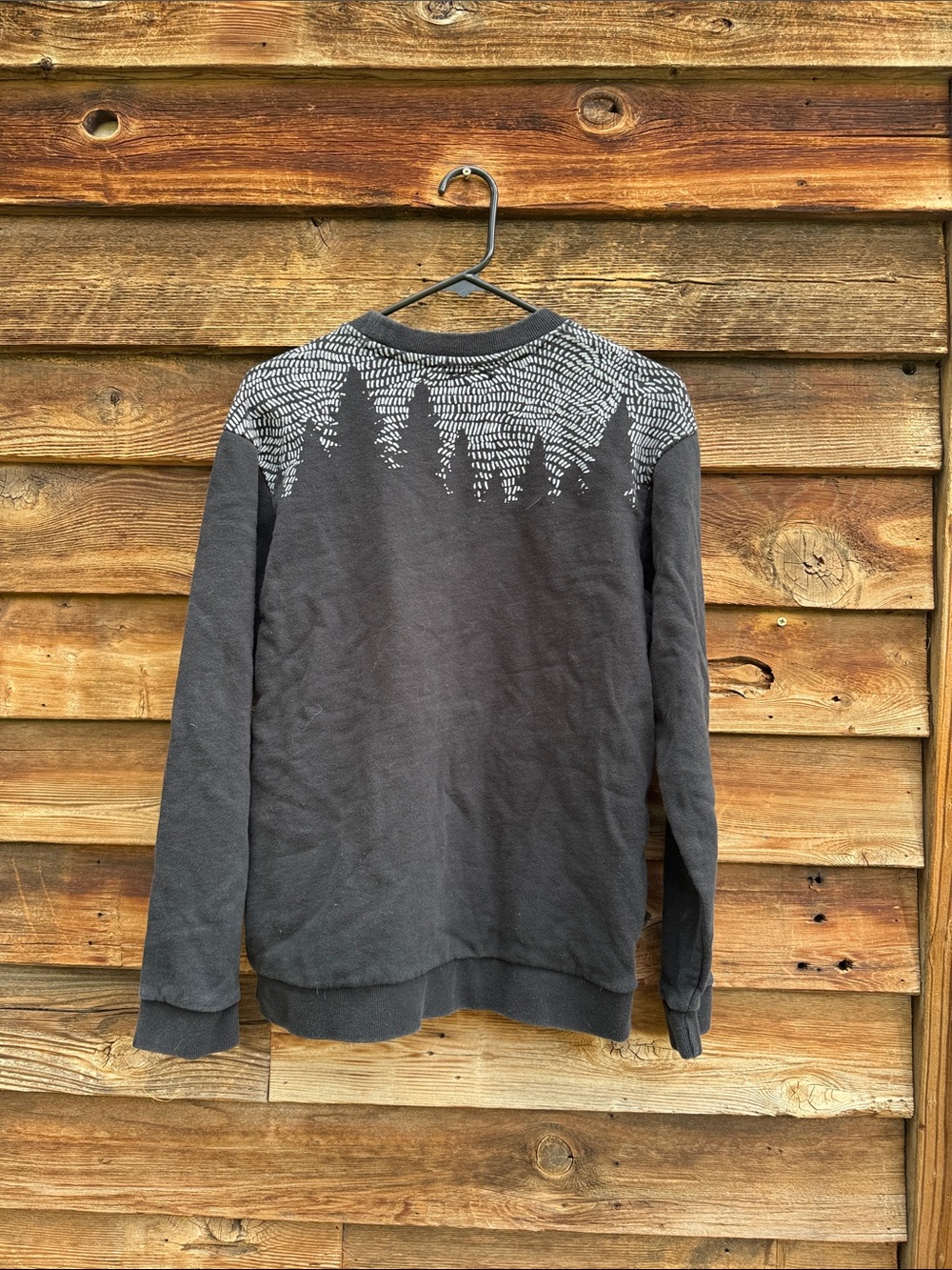Happy earth organic cotton pullover with tree design